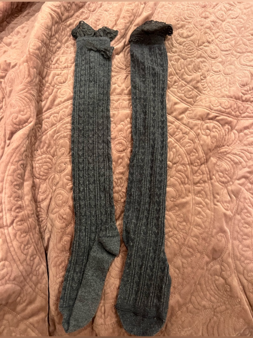 Men's Gray Ribbed Knee-High Socks - Picture 3 of 4